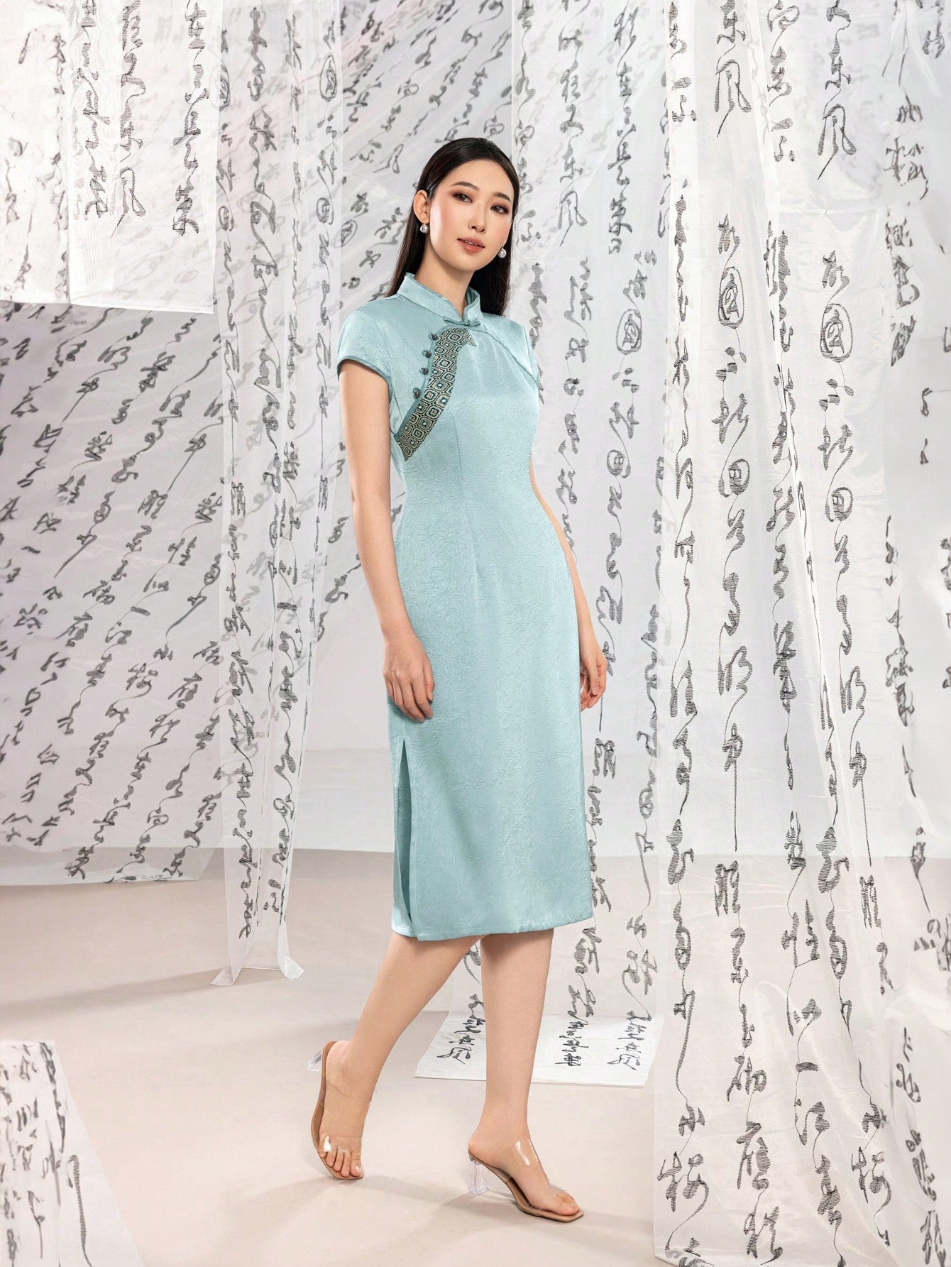 Short Sleeve Split Thigh Knot Button Satin New Chinese Style Cheongsam Qipao Dress