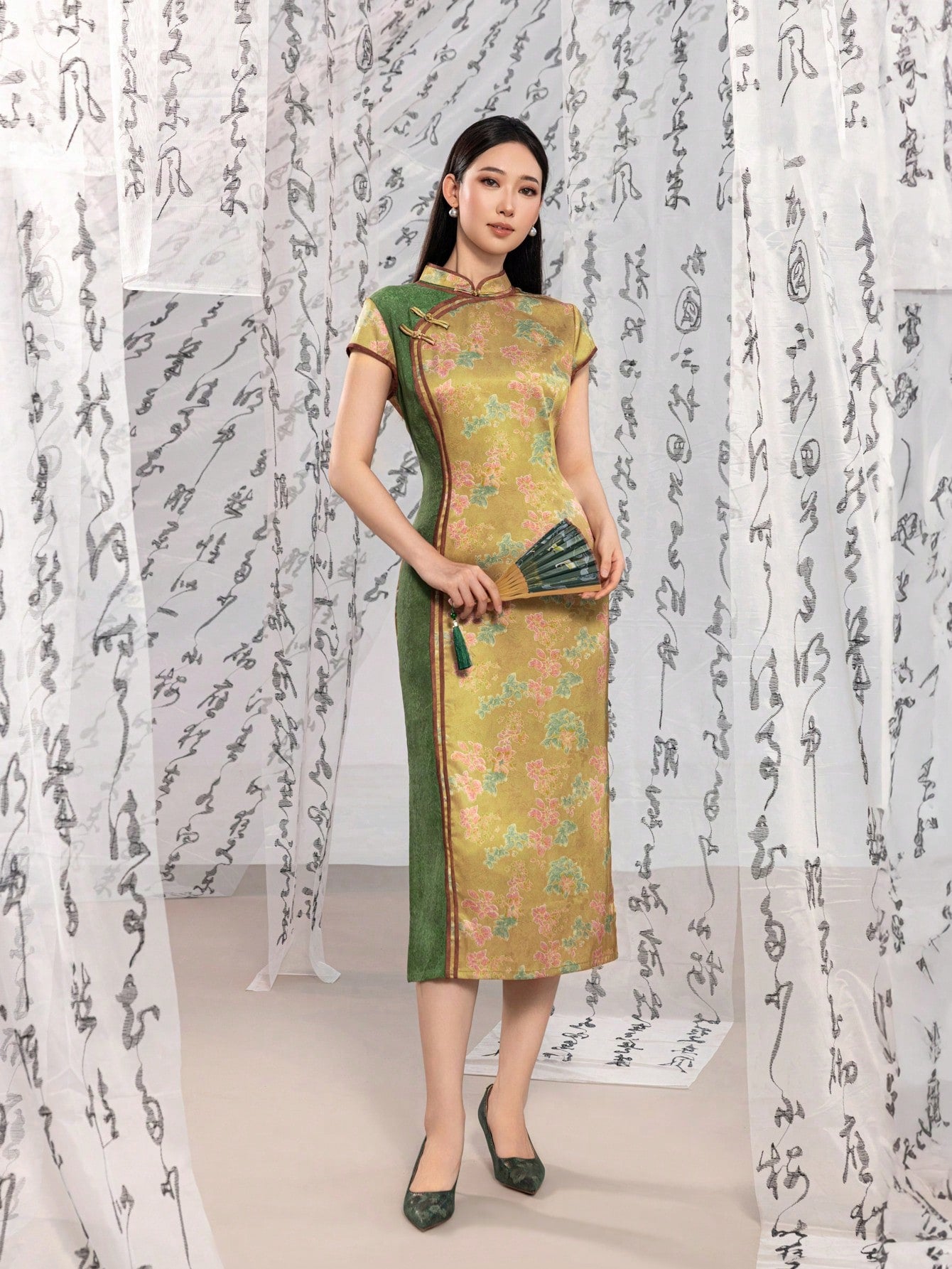Short Sleeve Knot Button Contrast Color Split Thigh Floral Designs New Chinese Style Cheongsam Qipao Dress