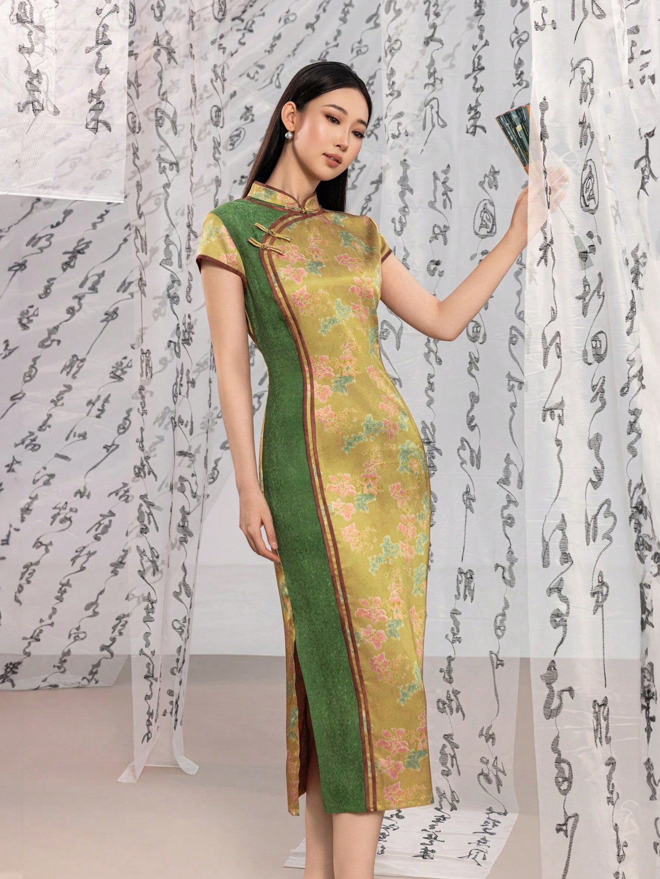Short Sleeve Knot Button Contrast Color Split Thigh Floral Designs New Chinese Style Cheongsam Qipao Dress