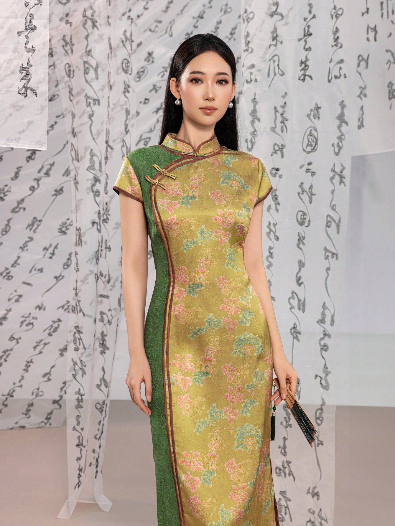 Short Sleeve Knot Button Contrast Color Split Thigh Floral Designs New Chinese Style Cheongsam Qipao Dress