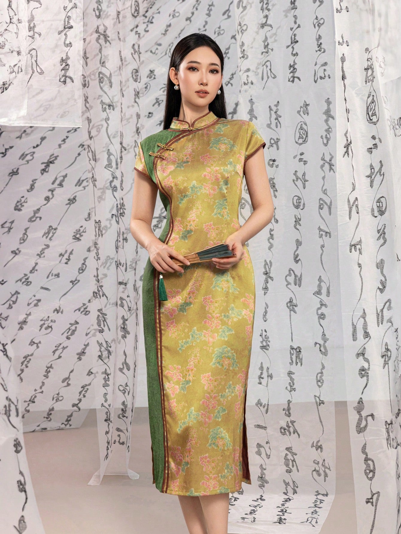 Short Sleeve Knot Button Contrast Color Split Thigh Floral Designs New Chinese Style Cheongsam Qipao Dress