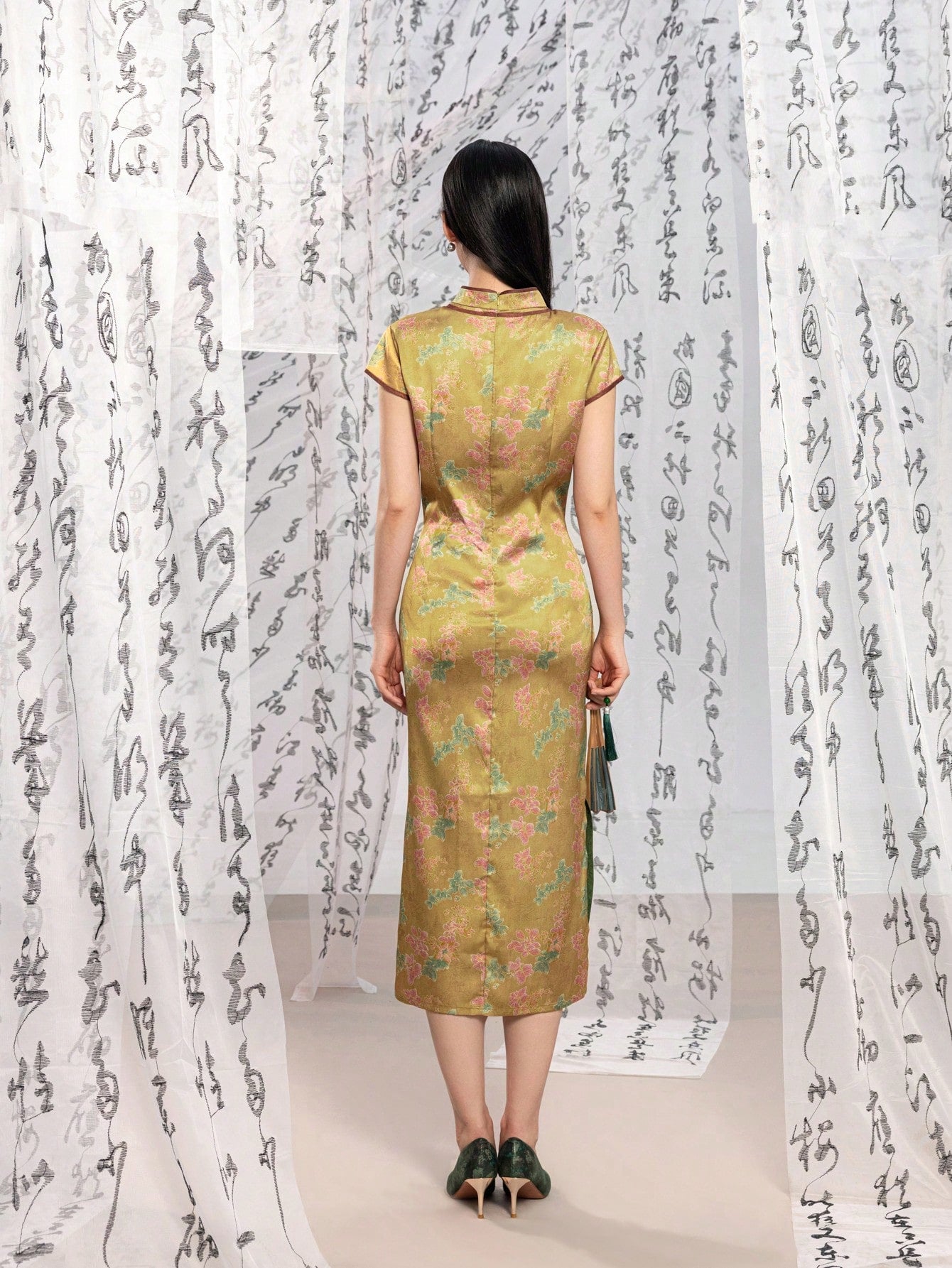 Short Sleeve Knot Button Contrast Color Split Thigh Floral Designs New Chinese Style Cheongsam Qipao Dress