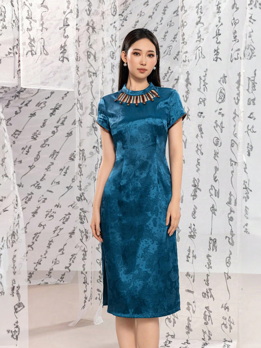 Short Sleeve Hollow-carved Front Floral Designs New Chinese Style Cheongsam Qipao Dress