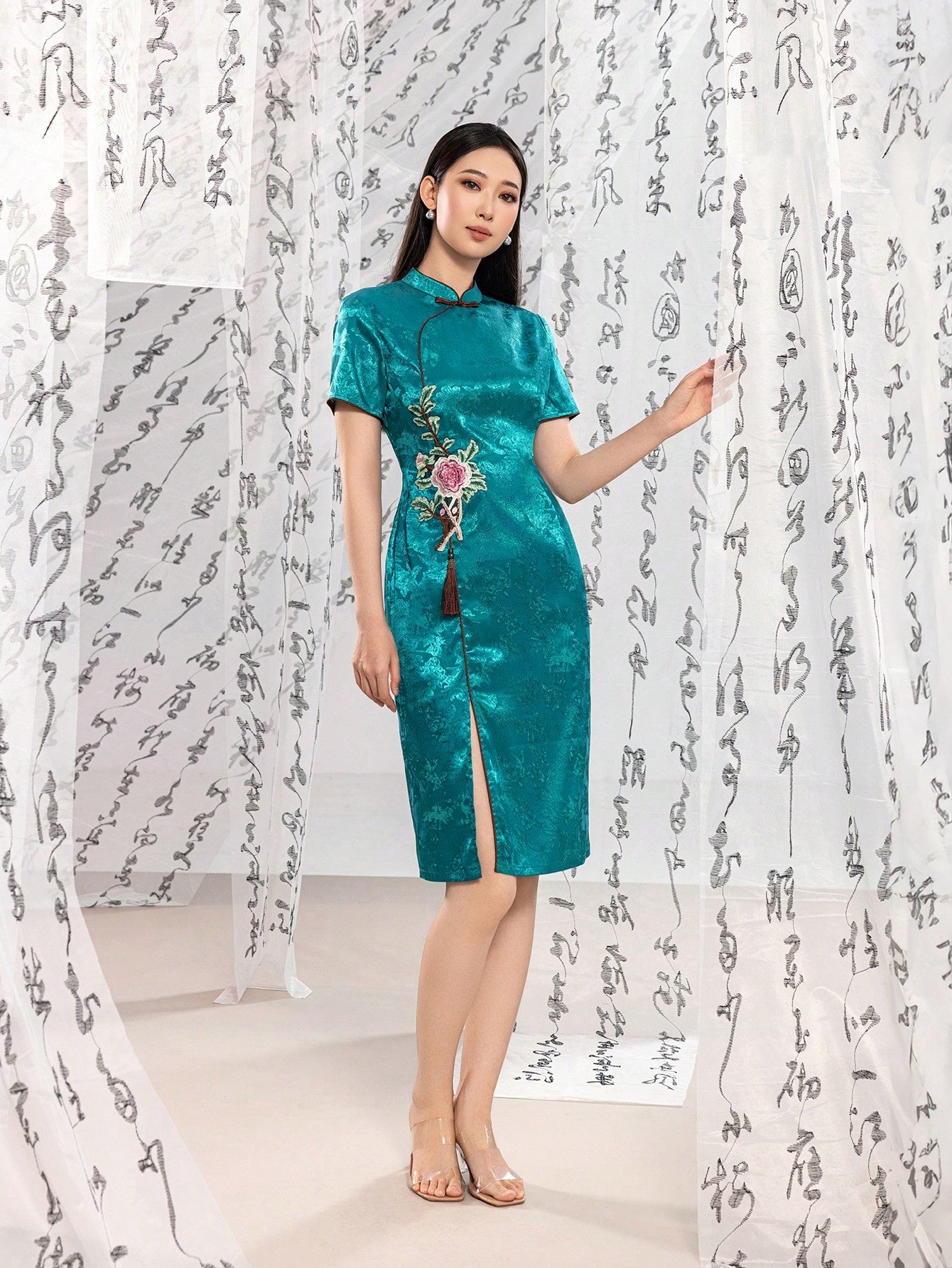 Short Sleeve Knot Button Jacquard Floral Designs New Chinese Style Cheongsam Qipao Dress
