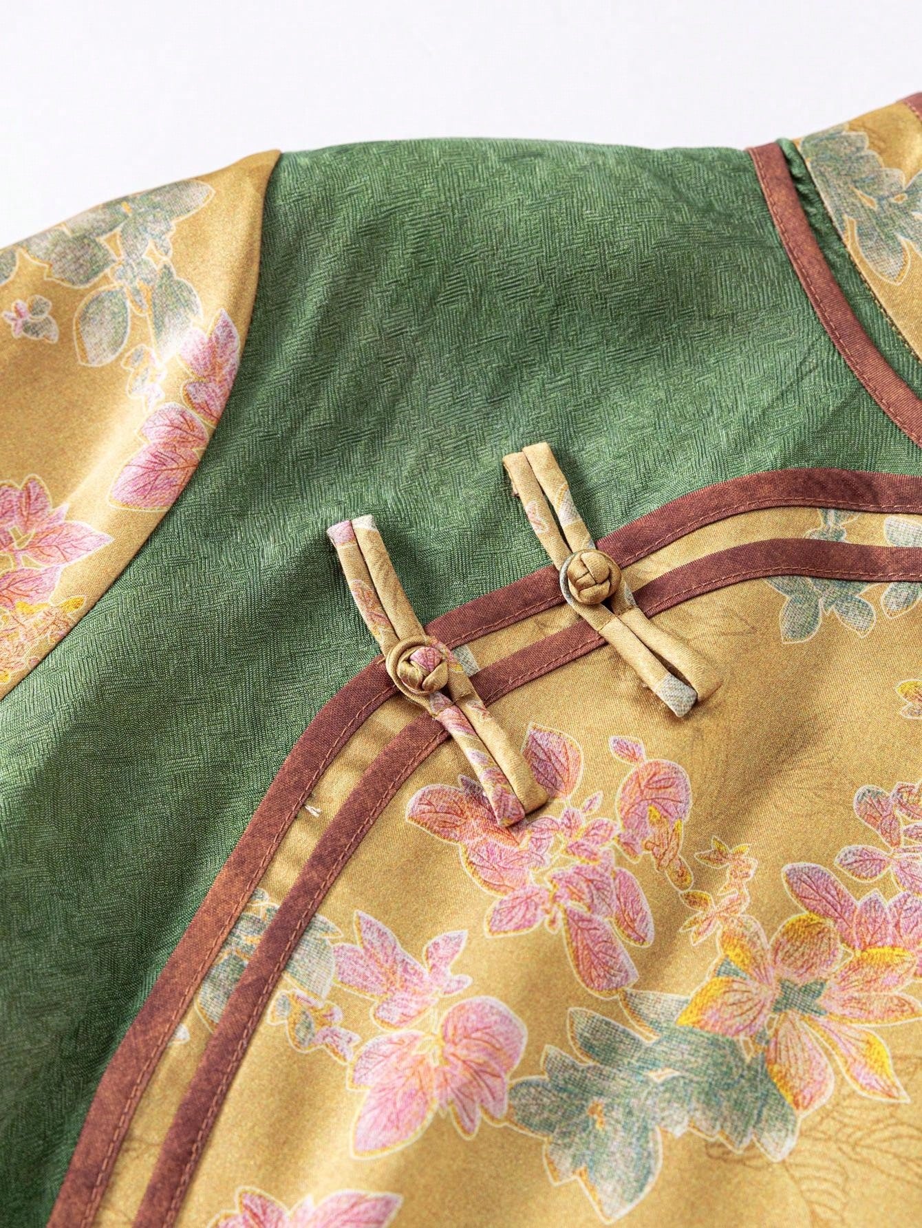Short Sleeve Knot Button Contrast Color Split Thigh Floral Designs New Chinese Style Cheongsam Qipao Dress