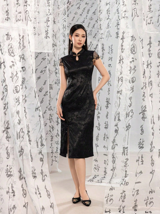 Elegant Women's New Chinese Style Cheongsam with Refined Mandarin Collar, Delicate Lace Short Sleeves & Graceful Side Slit – Perfect for Gala Events, Wedding Banquets, High-End Business Dinners, Cultural Festivals, and Awards Ceremonies