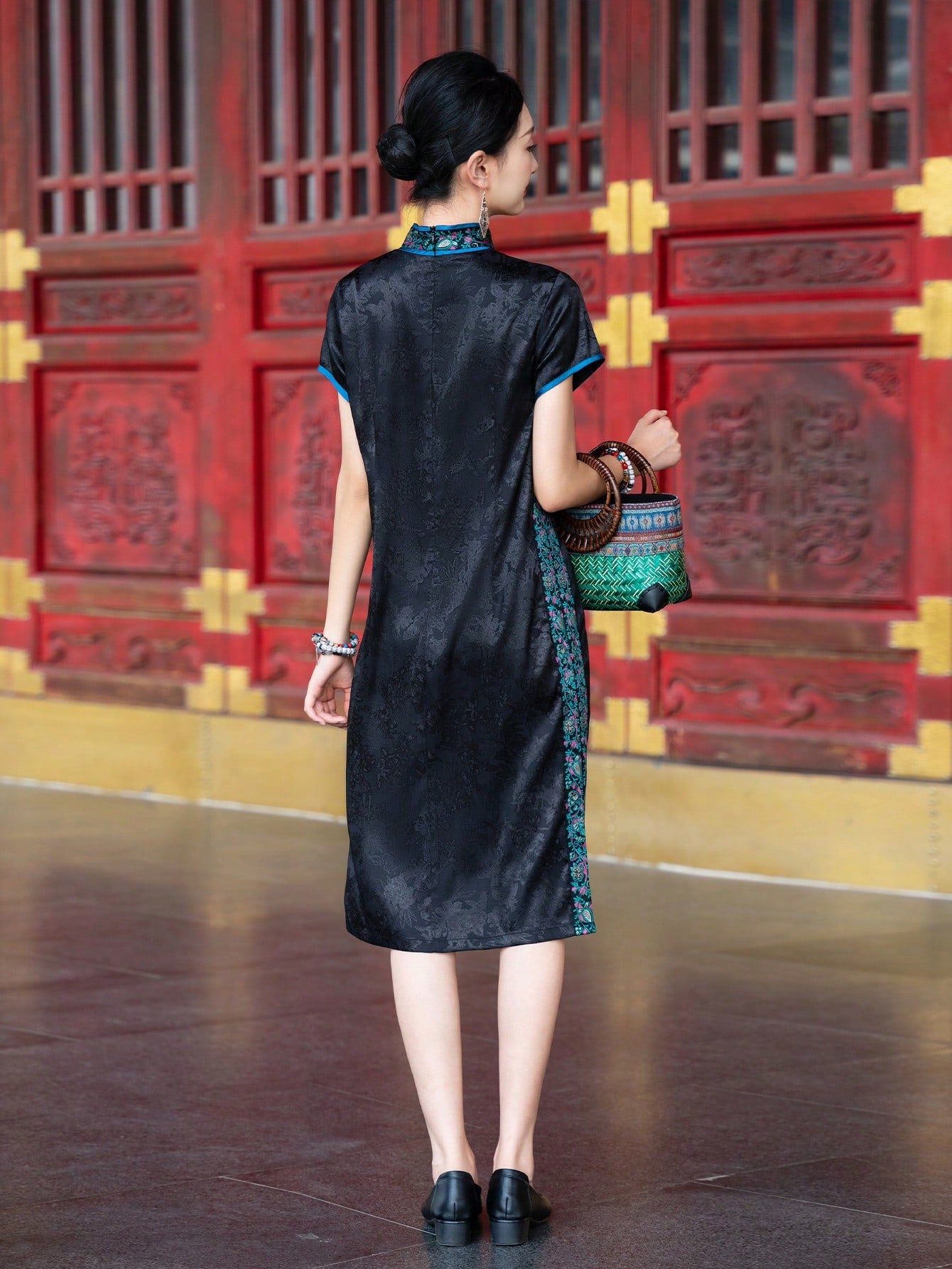 Short Sleeve Jacquard Floral Designs Slit New Chinese Style Cheongsam Qipao Dress