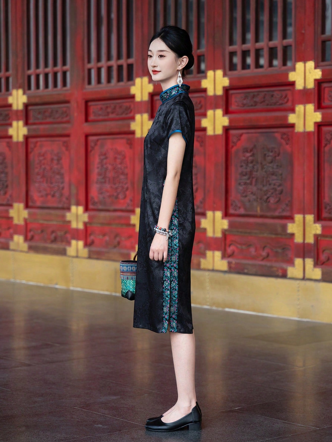 Short Sleeve Jacquard Floral Designs Slit New Chinese Style Cheongsam Qipao Dress