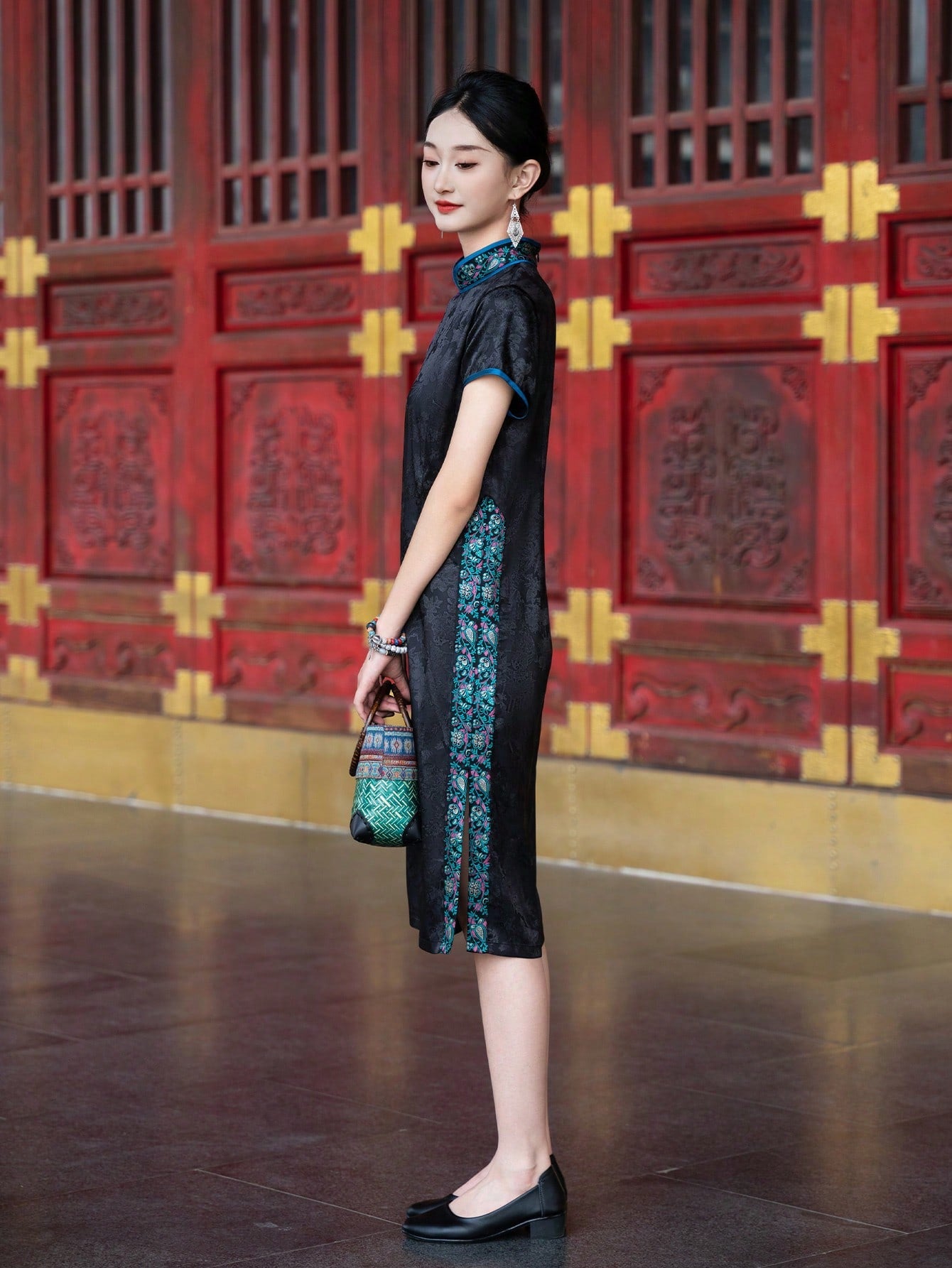 Short Sleeve Jacquard Floral Designs Slit New Chinese Style Cheongsam Qipao Dress