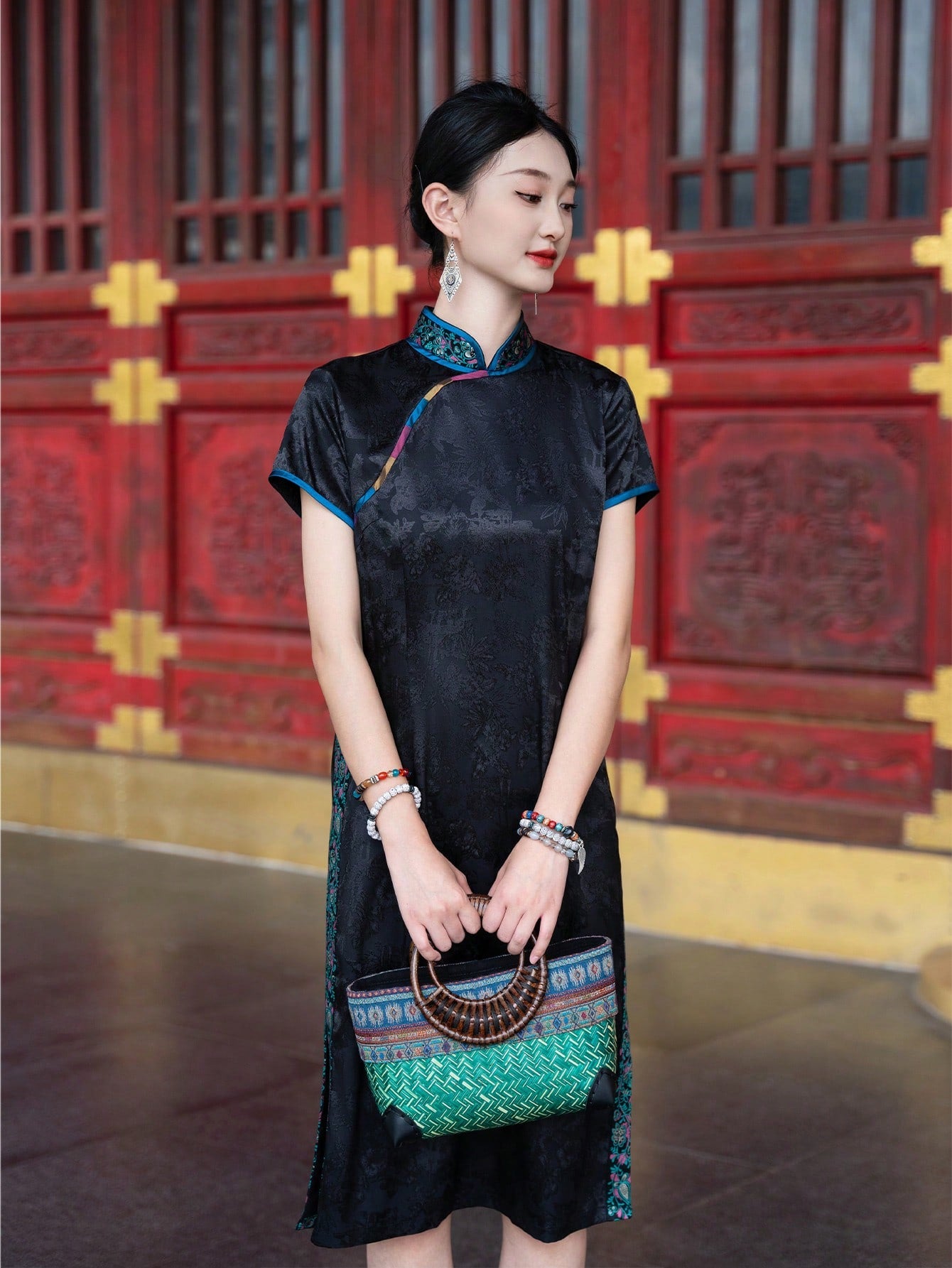 Short Sleeve Jacquard Floral Designs Slit New Chinese Style Cheongsam Qipao Dress