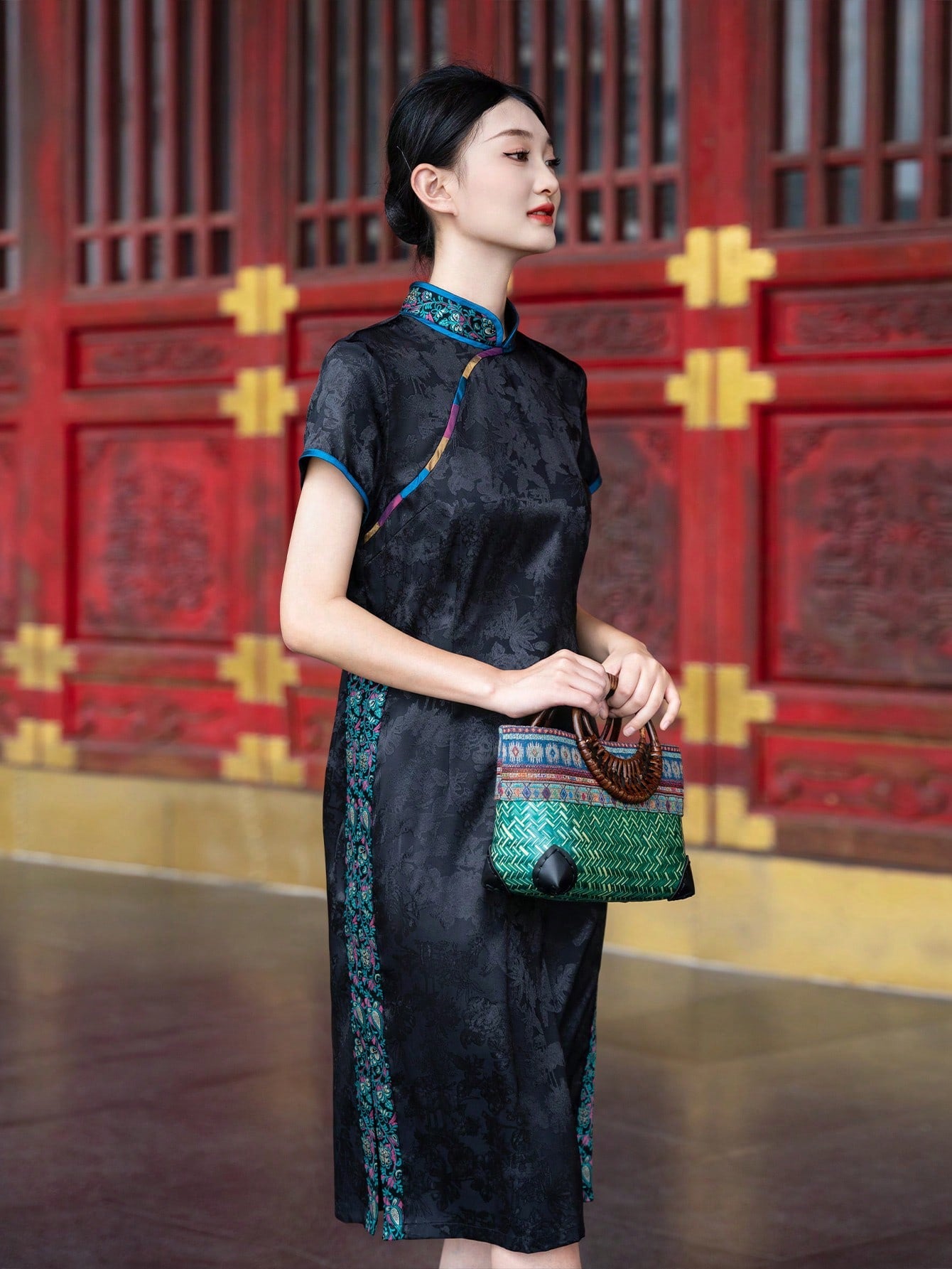 Short Sleeve Jacquard Floral Designs Slit New Chinese Style Cheongsam Qipao Dress