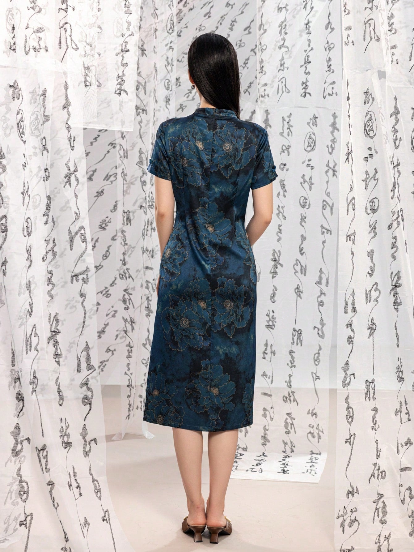 Short Sleeve Floral Designs New Chinese Style Cheongsam Qipao Dress Way Of Oriental Short Sleeve Floral Designs New Chinese Style Cheongsam Qipao Dress Way Of Oriental