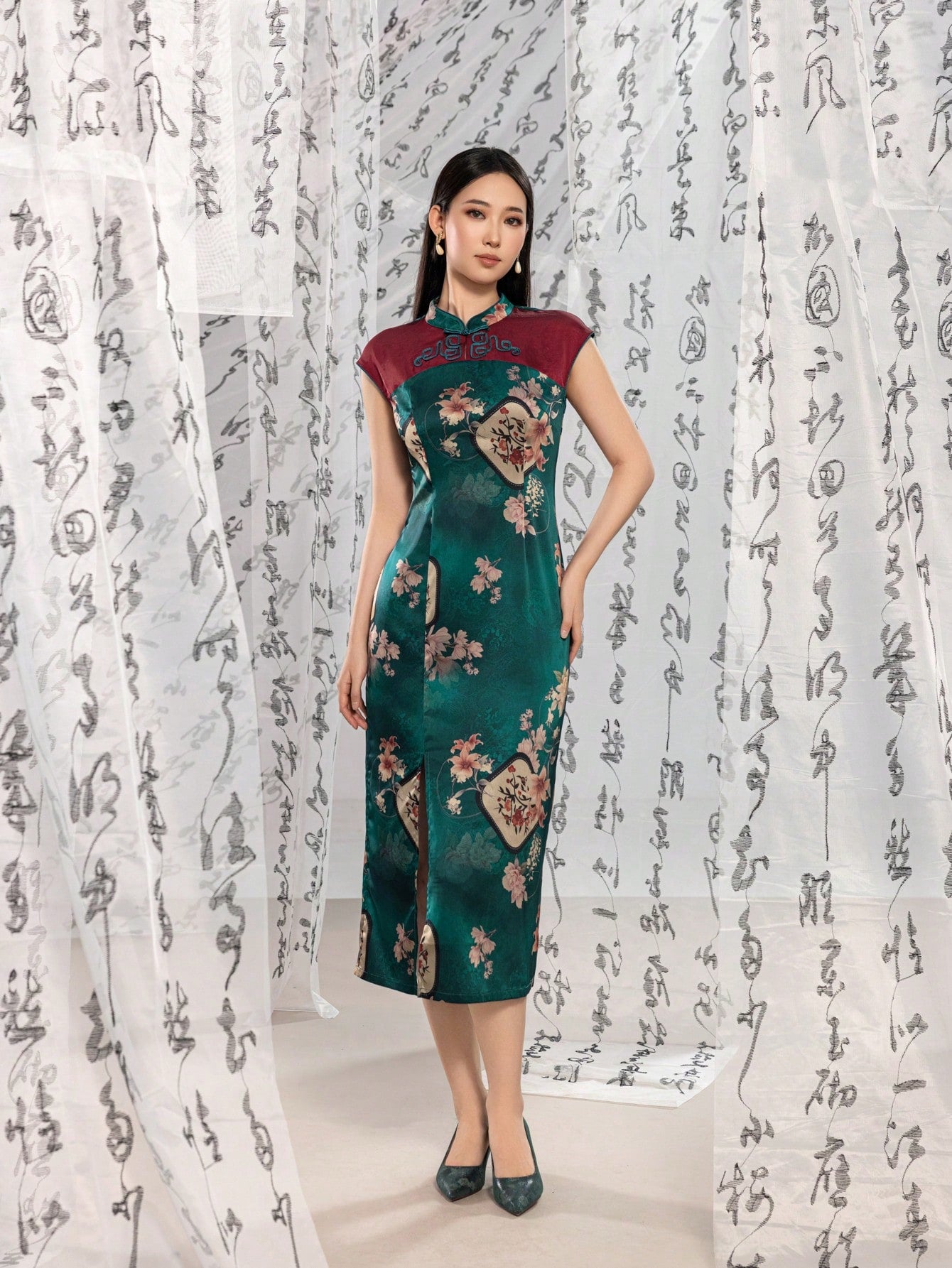 Sleeveless Knot Button Split Thigh Floral Designs New Chinese Style Cheongsam Qipao Dress