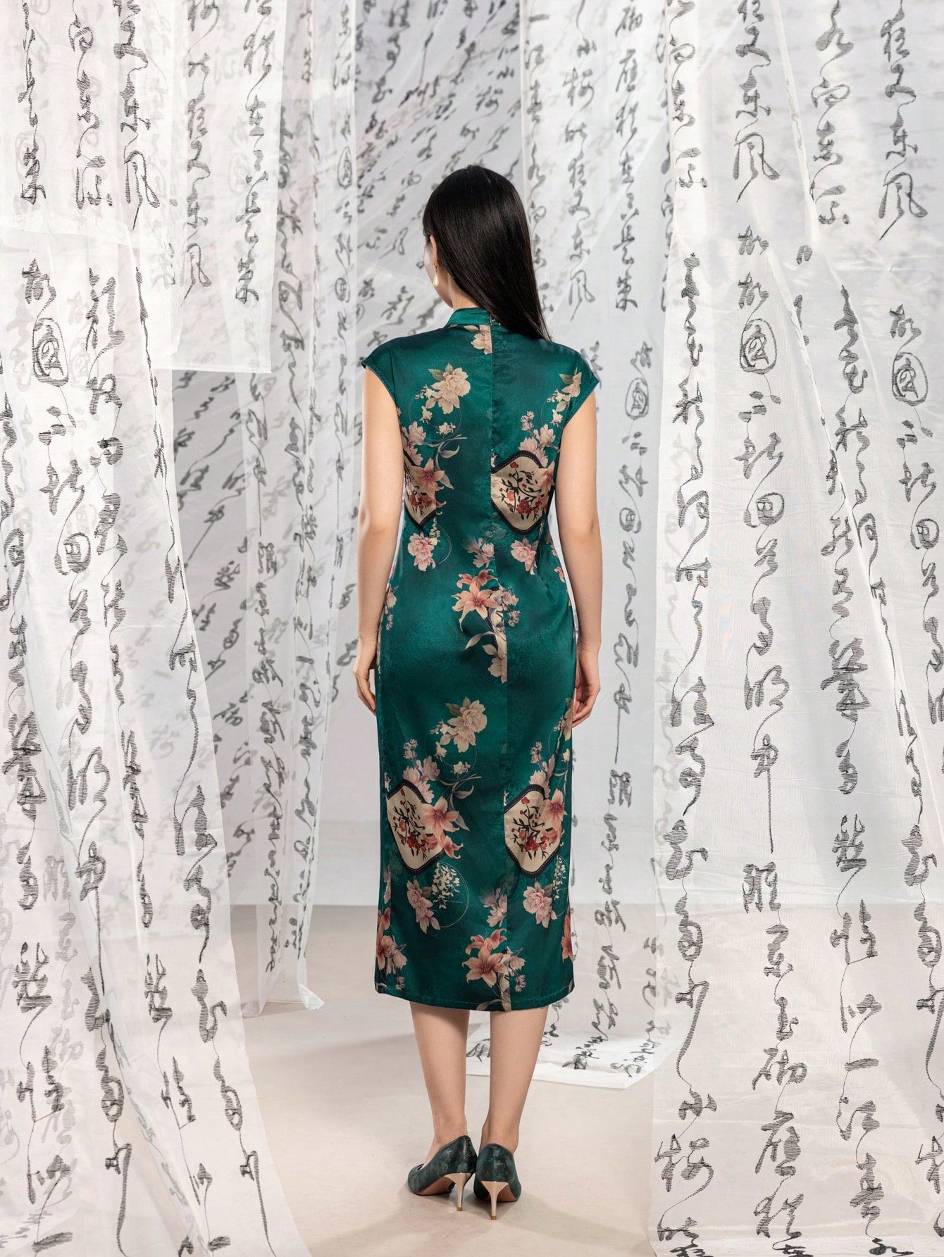 Sleeveless Knot Button Split Thigh Floral Designs New Chinese Style Cheongsam Qipao Dress