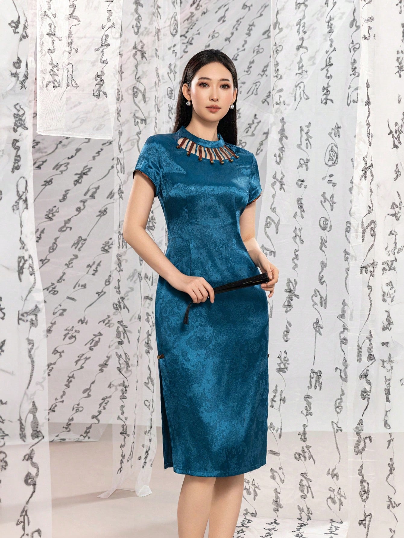 Short Sleeve Hollow-carved Front Floral Designs New Chinese Style Cheongsam Qipao Dress