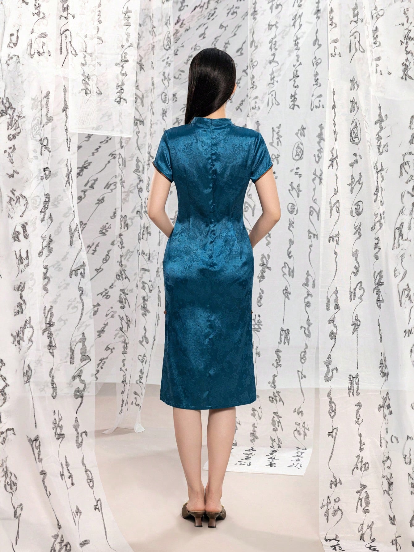 Short Sleeve Hollow-carved Front Floral Designs New Chinese Style Cheongsam Qipao Dress