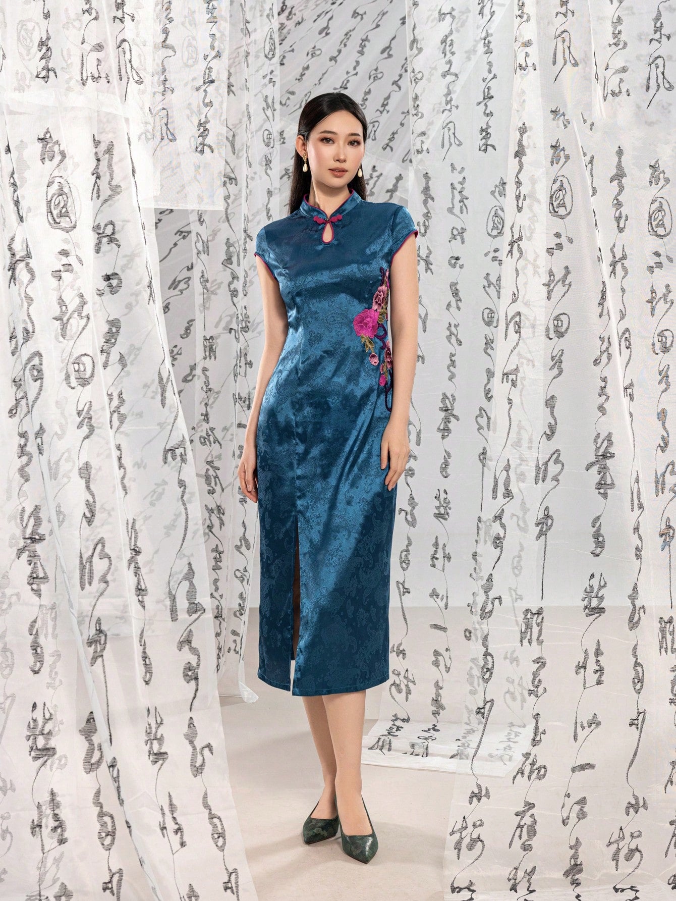 Short Sleeve Knot Button Split Thigh Jacquard  Floral Designs New Chinese Style Cheongsam Qipao Dress